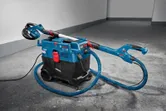 Bosch GAS 400 A all-purpose extractor with hose attachment.