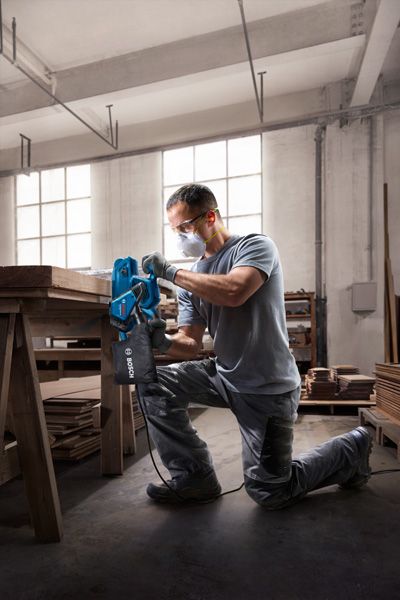 GBS 750 Bosch GBS 750 belt sander used for wood surface sanding.